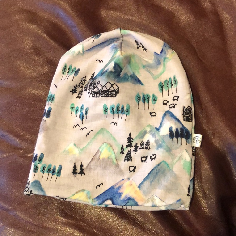 NWOT Cabin Fever Clothing Beanie
